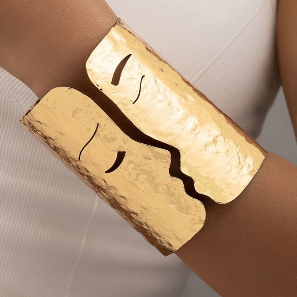 Faces cuff bracelet chic trendy luxe